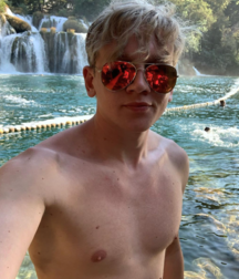 (Mostly) Shirtless Boys 11 gay boys porn tube 5f39694c8b8d3.png