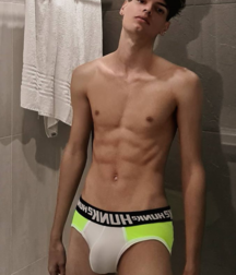 (Mostly) Shirtless Boys 11 gay boys porn tube 5f3969a024808.png