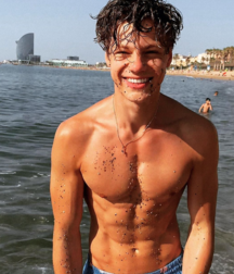 (Mostly) Shirtless Boys 11 gay boys porn tube 5f396a8899a07.png