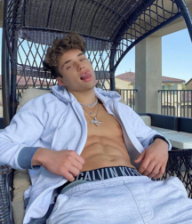 (Mostly) Shirtless Boys 11 gay boys porn tube 5f396ac0c3661.png