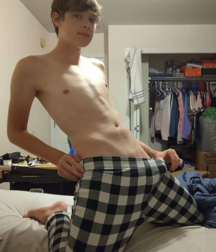 (Mostly) Shirtless Boys 12 gay boys porn tube 5f3dc4a54f67a.png