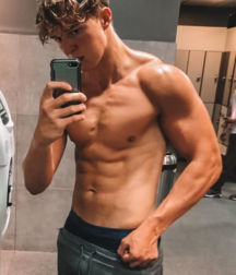 (Mostly) Shirtless Boys 12 gay boys porn tube 5f3dc4db45ca9.png