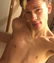  JB's Picks - Selfies 58a509e6dd283.jpg