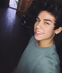  JB's Picks - Selfies 58a50b96688e6.jpg