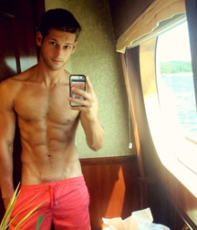  JB's Picks - Selfies 58a50caaf1b41.jpg