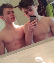 Nice young fellas.  58d70f4c33520.jpeg
