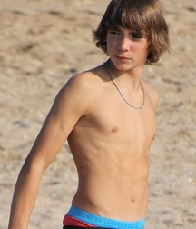 Rands Summer Shirtless Favorites 58ab836392511.jpg