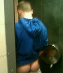 Mooning 59dd881340e5f.jpg