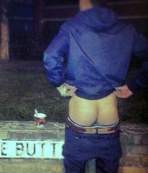 Lads mooning 59e6326abfee1.jpg