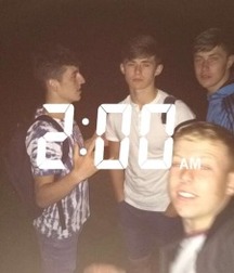 Lads mooning 59e63286a4cda.jpg