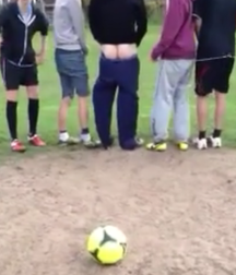 Lads mooning 59e632bc671b4.png
