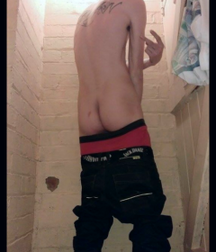 Lads mooning 59e632c833c9d.png