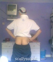 Lads mooning 59e632dbd3ffc.jpg