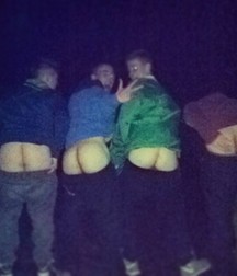 Lads mooning 59e632ddd79ec.jpg