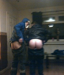 Lads mooning 59e63300d7c54.jpg