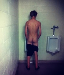 Dude, nice ass  59e633fa9b559.jpg