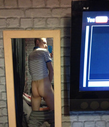 Dude, nice ass  59e6344451208.jpg