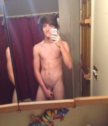 Selfie Boy 1 58b2c65b7cd3f.jpg