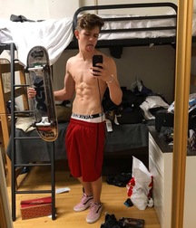 Boys, boys, boys... 5a50789600cfb.jpeg