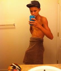 Boy selfies  58b86294bebf7.jpg