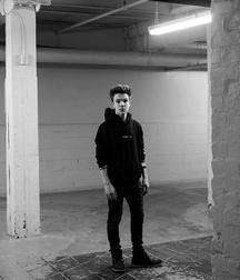 Blond boy 58bfcf406e3be.jpg