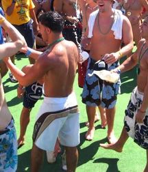 Hot Guys  59ca18307ec0f.jpg