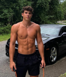  Guys Brad Likes  5f634b2ebc68b.png