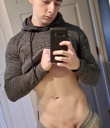 Brad Loves Selfies  5f8cc84a58cd1.jpg