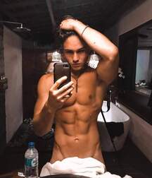 Non-Nude Selfies  5fa73fb43f359.jpg