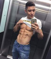 Non-Nude Selfies  5fa7406da7f56.jpg