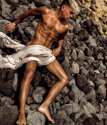 8 Hot Guys  5ff4d49684ac0.jpg