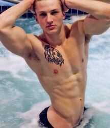 7 Hot Lads  5ffc7258dc178.jpg