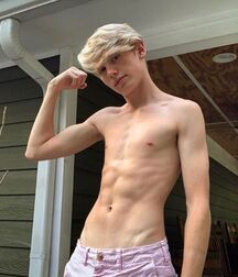 I Love Blonds 603d08f725061.jpg