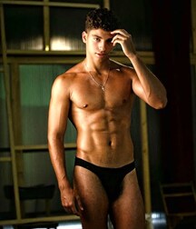 7 Hot Guys  60606977cda4e.jpg
