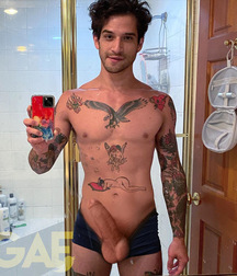 Famous Males  60654413ba2bc.jpg