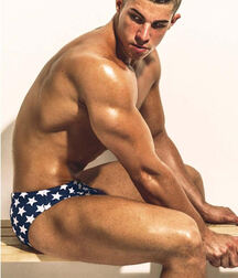 10 Hot Guys  606dc0ba43fbe.jpg
