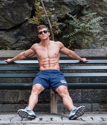 8 Hot Guys  60b79f7813179.jpg
