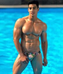 Hot Men of the Summer   62a921750ad5b.jpg