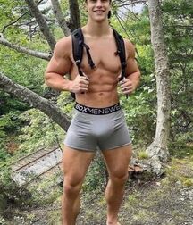 Some Really Hot Guys  62b54f25d3323.jpg
