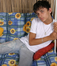 Adel 58e48f1490b8e.jpg