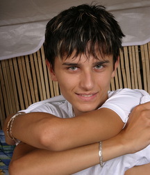 Adel 58e48f1eac44a.jpg