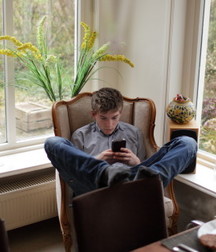 Phones  58cb313bcda7e.jpg