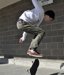 Skaters 58d08c51cbdde.jpg