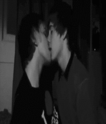 Kiss 58d75cd2a57d5.gif
