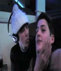 Kiss 58d75cda06631.gif