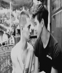 Kiss 58d75ce109b60.gif