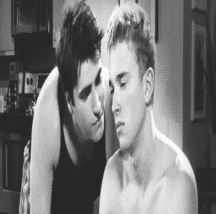 Kiss 58d75cf54b883.gif
