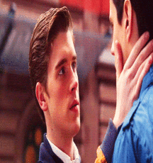 Kiss 58d75d540bdc4.gif