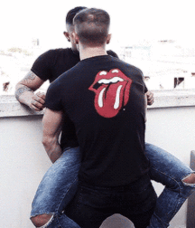 Kiss 58d75d914d7ab.gif