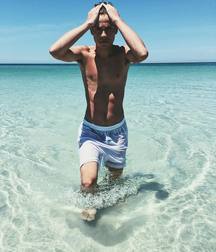 young surfer boys from Pinterest (7) 58d125a39fff5.jpg